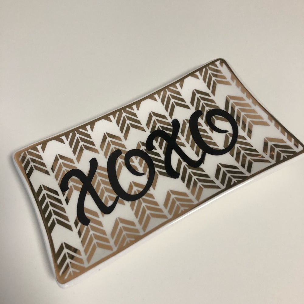 NEW XOXO Jewelry Tray